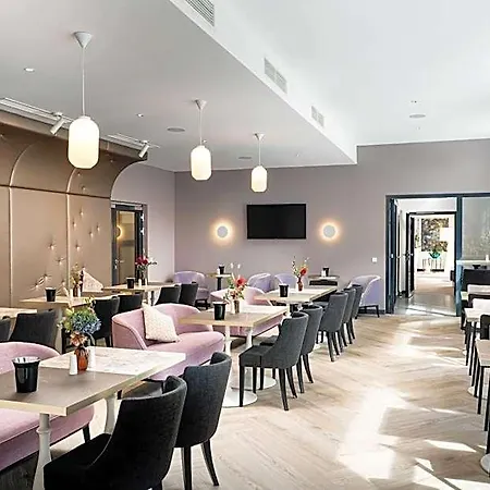 Elaya Center, Trademark By Wyndham Hotel Ratisbonne