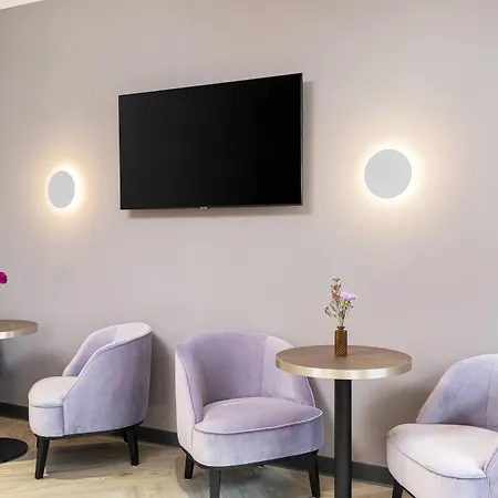 Elaya Center, Trademark By Wyndham Hotell 3*