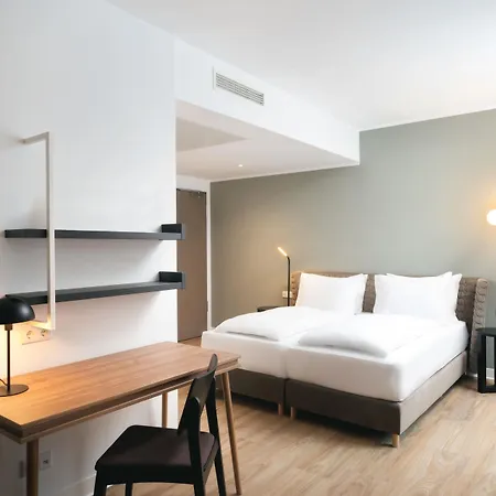 Elaya Center, Trademark By Wyndham Hotell